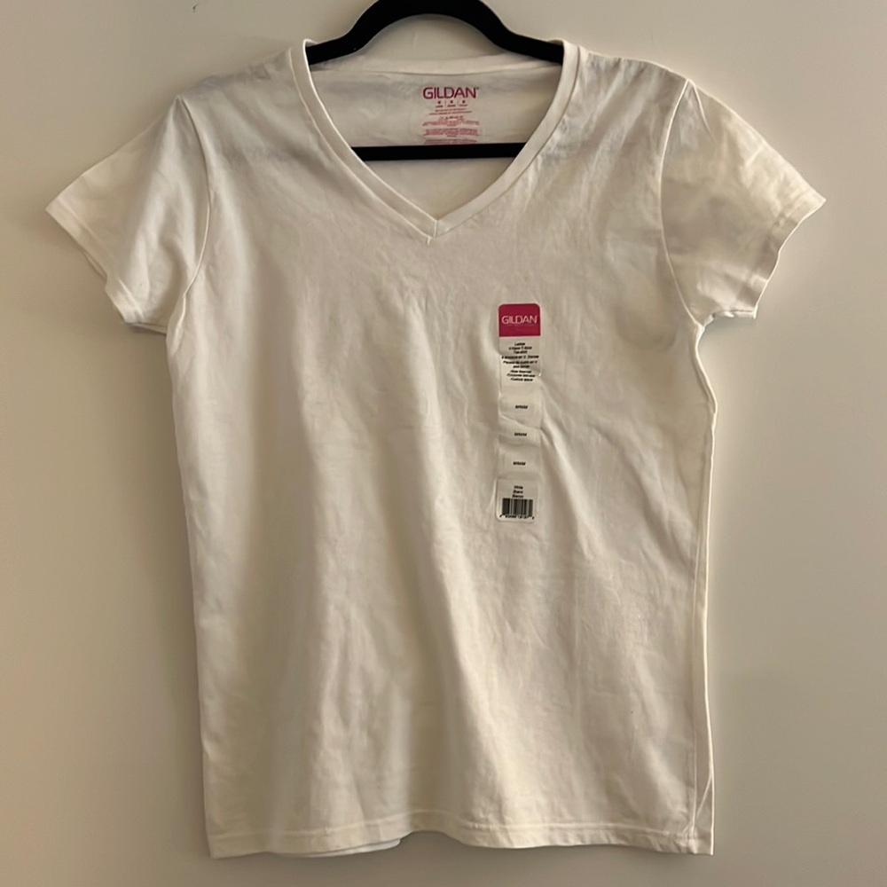 Gildan‎ V neck T-Shirt